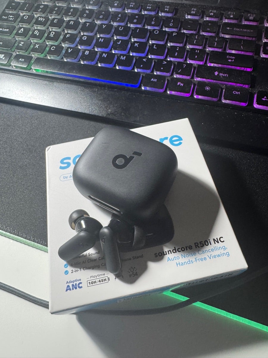 R50i NC by Anker Noise Cancelling Earbuds, Strong and Smart Noise Cancelling, Powerful Bass, 45H Playtime
